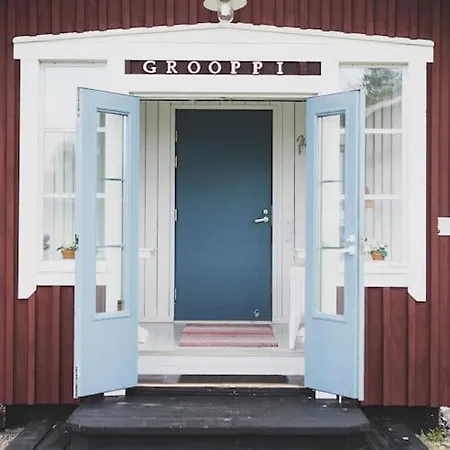 Grooppi, Live In Style In The Middle Of Lapland Yllaes, * Akaslompolo