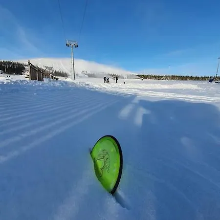 Grooppi, Live In Style In The Middle Of Lapland Yllaes, Akaslompolo