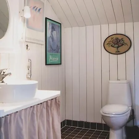 Grooppi, Live In Style In The Middle Of Lapland Yllaes, * Akaslompolo