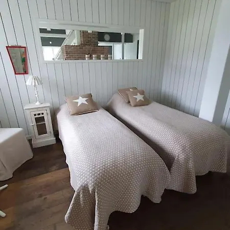 Villa Grooppi, Live In Style In The Middle Of Lapland Yllaes, Akaslompolo
