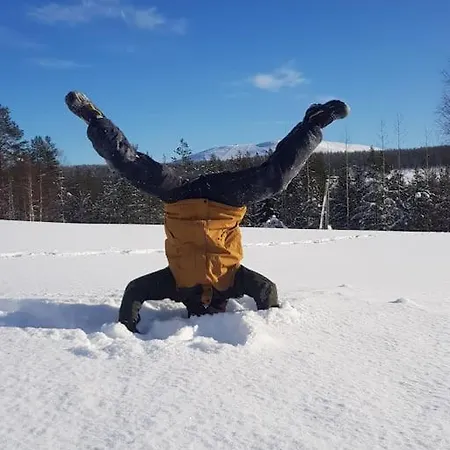 Grooppi, Live In Style In The Middle Of Lapland Yllaes, * Akaslompolo